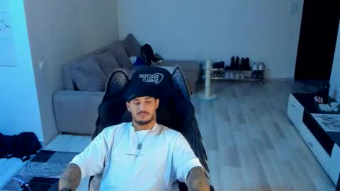 Snapshot of jonnyporn1 chatting on October 23, 11:03 pm jonnyporn1 online show from October 23, 11:03 pm