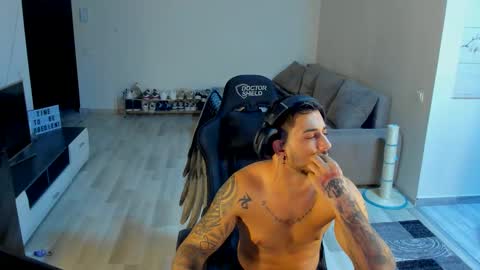 jonnyporn1 online show from November 19, 9:37 pm