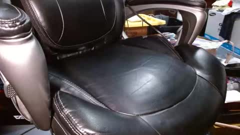 jonwillaim online show from April 9, 3:28 pm