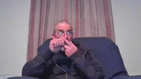 Snapshot of jony_five chatting on December 10, 2:27 am Jon online show from December 10, 2:27 am