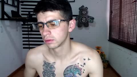 Snapshot of jordi_big_cock chatting on December 1, 4:29 pm jordi_big_cock online show from December 1, 4:29 pm