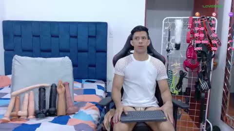jose_rumbero91 online show from February 6, 1:43 am