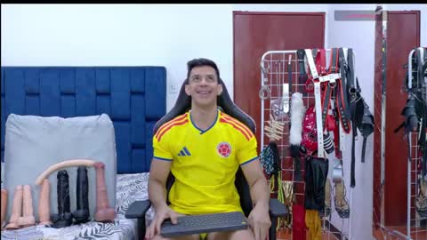 jose_rumbero91 online show from June 2, 12:18 pm