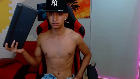 jose_sexycumm online show from February 26, 10:53 pm
