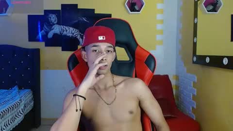 jose_sexycumm online show from November 5, 10:54 pm