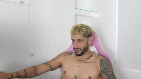 jose_wc online show from April 20, 4:43 pm