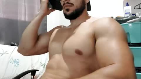 Snapshot of josefit06 chatting on February 18, 5:31 pm josefit06 online show from February 18, 5:31 pm