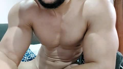 Snapshot of josefit06 chatting on March 5, 4:25 pm josefit06 online show from March 5, 4:25 pm