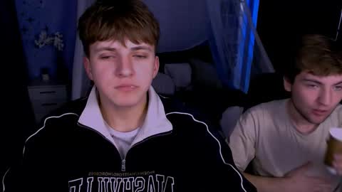 joseph_bear_ online show from November 19, 8:20 pm