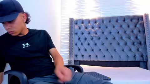 Snapshot of joseph_vans chatting on June 1, 3:41 am joseph_vans online show from June 1, 3:41 am