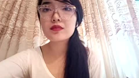 Snapshot of josephinepantle chatting on April 23, 12:29 pm Kama online show from April 23, 12:29 pm
