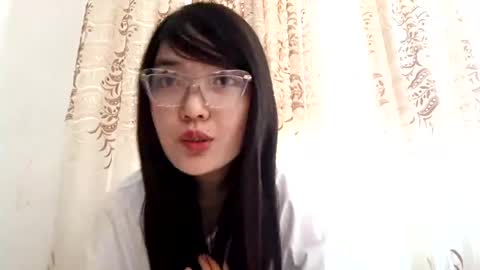 Snapshot of josephinepantle chatting on April 27, 10:13 am Kama online show from April 27, 10:13 am