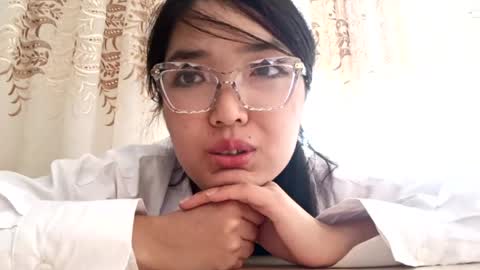 Snapshot of josephinepantle chatting on May 8, 11:48 am Kama online show from May 8, 11:48 am
