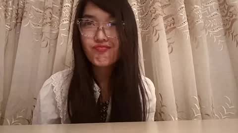 Snapshot of josephinepantle chatting on May 28, 3:42 pm Kama online show from May 28, 3:42 pm
