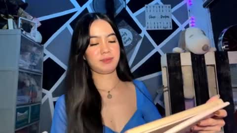 Violet online show from May 4, 2:35 pm