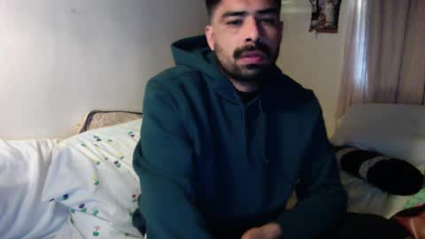 Snapshot of josephs1990 chatting on January 8, 12:17 am josephs1990 online show from January 8, 12:17 am