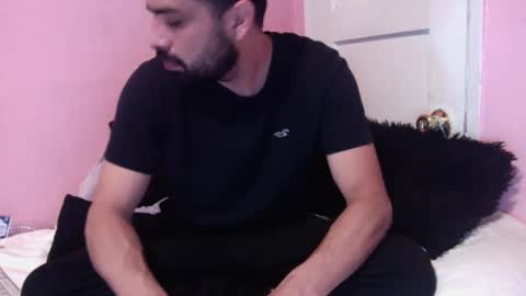 Snapshot of josephs1990 chatting on February 5, 10:12 pm josephs1990 online show from February 5, 10:12 pm