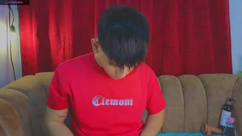 Snapshot of josethariaz25 chatting on June 6, 11:42 pm JOSETH ARIAZ online show from June 6, 11:42 pm