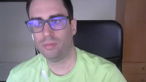 Snapshot of josevd chatting on October 3, 10:34 am Jose online show from October 3, 10:34 am