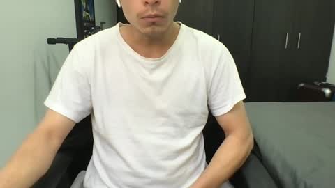 Nicolas online show from February 26, 5:07 pm