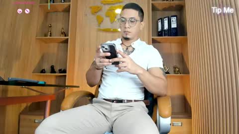 Snapshot of joshmiller___ chatting on May 25, 8:04 pm joshmiller___ online show from May 25, 8:04 pm