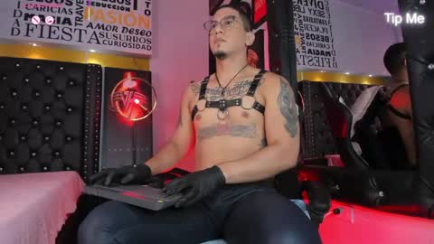 Snapshot of joshmiller___ chatting on May 26, 6:48 pm joshmiller___ online show from May 26, 6:48 pm