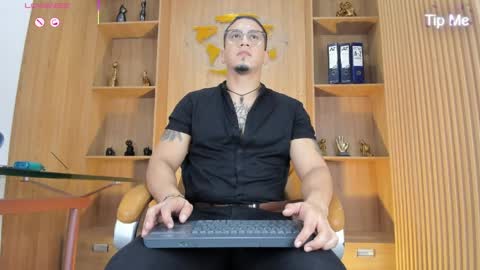 Snapshot of joshmiller___ chatting on June 1, 7:26 pm joshmiller___ online show from June 1, 7:26 pm
