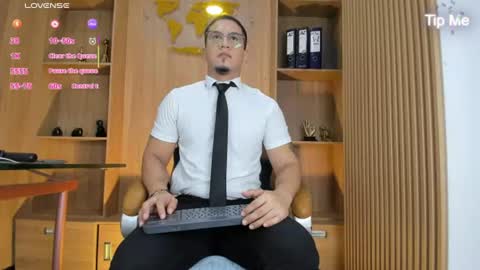 joshmiller___ online show from July 8, 11:48 am