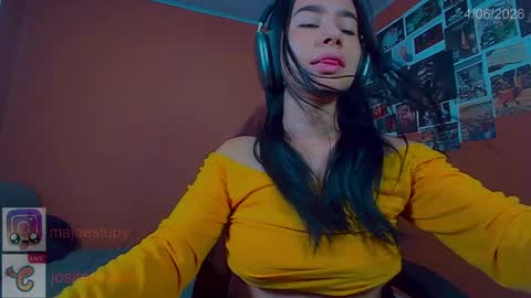 Snapshot of jositarousell chatting on June 4, 9:21 pm Josita rousell INSTAGRAM majoestupy online show from June 4, 9:21 pm