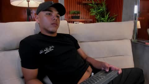 Snapshot of josseph_smit_ chatting on February 27, 2:39 pm Josseph online show from February 27, 2:39 pm