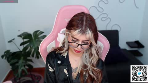 josephine   independent model    online show from December 9, 5:40 am