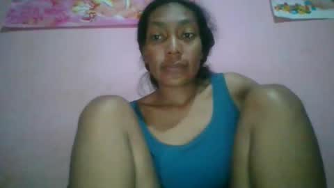 Snapshot of josy918592 chatting on April 15, 8:32 am josy918592 online show from April 15, 8:32 am