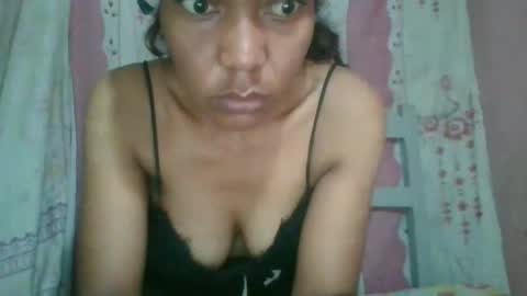 Snapshot of josy918592 chatting on May 21, 4:08 am josy918592 online show from May 21, 4:08 am