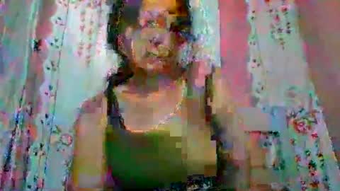 Snapshot of josy918592 chatting on May 24, 1:16 pm josy918592 online show from May 24, 1:16 pm