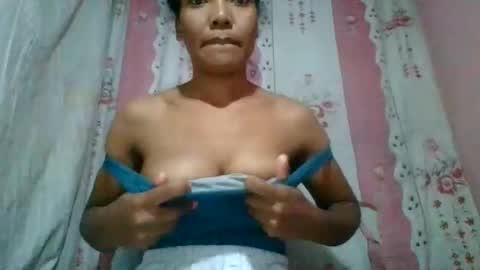 Snapshot of josy918592 chatting on May 28, 12:08 am josy918592 online show from May 28, 12:08 am