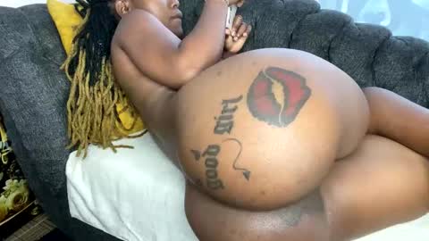 Butterflyass online show from November 16, 5:13 am