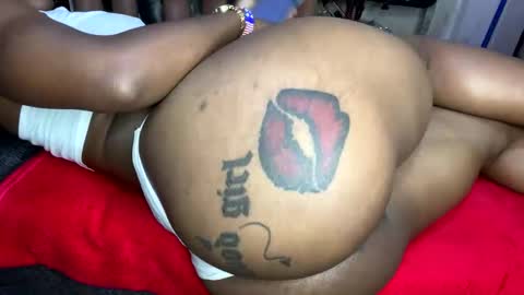 Butterflyass online show from January 19, 2:37 am