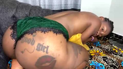 Butterflyass online show from April 4, 11:46 pm