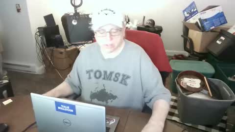 Snapshot of jpmel99 chatting on May 7, 5:24 am jpmel99 online show from May 7, 5:24 am