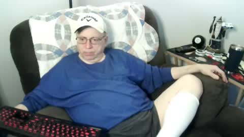 Snapshot of jpmel99 chatting on May 9, 10:59 pm jpmel99 online show from May 9, 10:59 pm