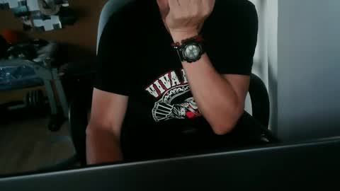 Snapshot of jraiven chatting on December 22, 11:41 pm Soy Rai online show from December 22, 11:41 pm