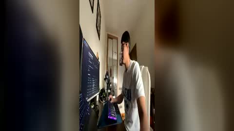 Snapshot of jrweedman77 chatting on July 2, 7:58 am jrweedman77 online show from July 2, 7:58 am