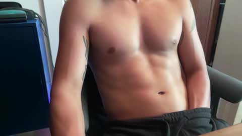 Snapshot of jrxguy chatting on April 20, 11:39 pm jrxguy online show from April 20, 11:39 pm
