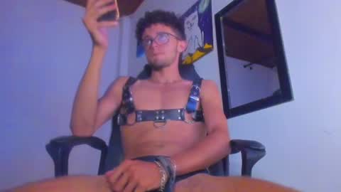 jsiestudios online show from July 6, 6:43 pm