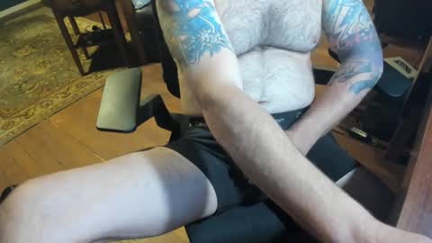 Snapshot of jsimon04 chatting on December 11, 2:33 pm jsimon04 online show from December 11, 2:33 pm