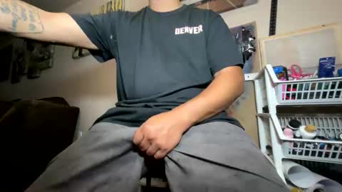 Snapshot of jsmoothest93 chatting on May 19, 5:03 am CarmelPapi93 online show from May 19, 5:03 am