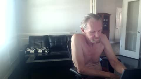 Snapshot of jtull52 chatting on May 3, 8:15 pm jtull52 online show from May 3, 8:15 pm