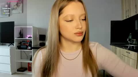 Snapshot of ju_lii chatting on July 1, 10:28 am Julia and Julia online show from July 1, 10:28 am