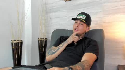 Snapshot of juan_alvarez18 chatting on February 19, 3:50 am juan_alvarez18 online show from February 19, 3:50 am