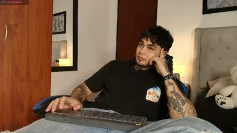 Snapshot of juan_alvarez18 chatting on May 25, 5:13 am juan_alvarez18 online show from May 25, 5:13 am